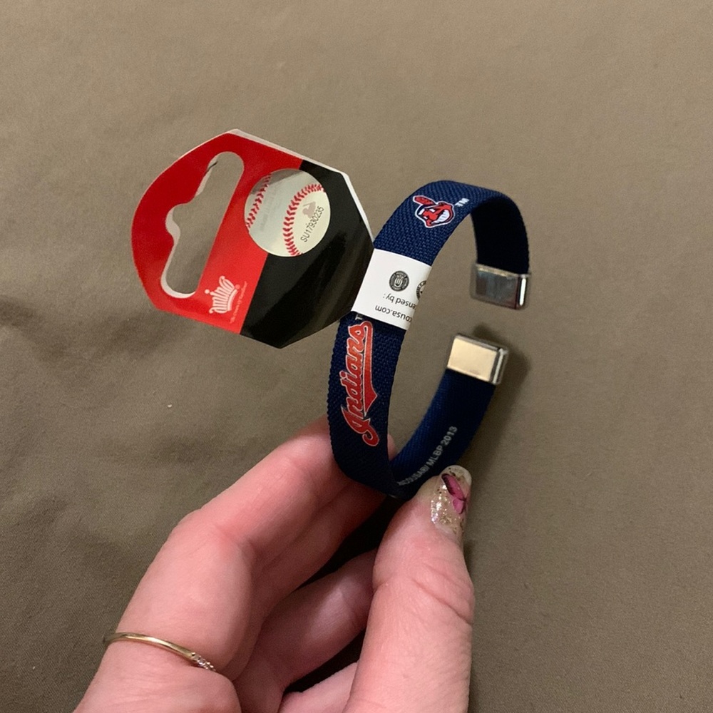 Aminco MLB Cleveland Old Logo Bracelet